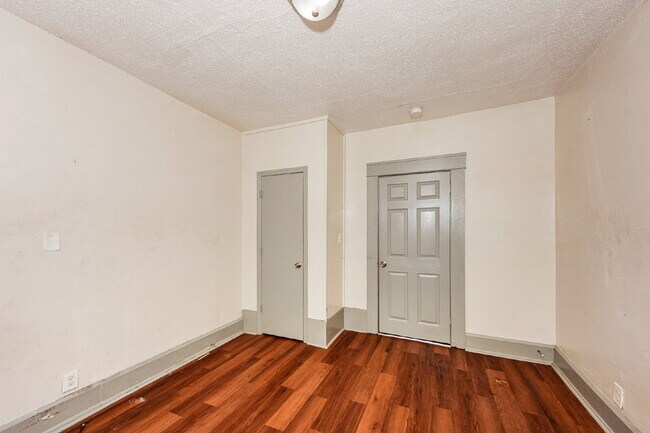 Building Photo - 8036 4th Ave N