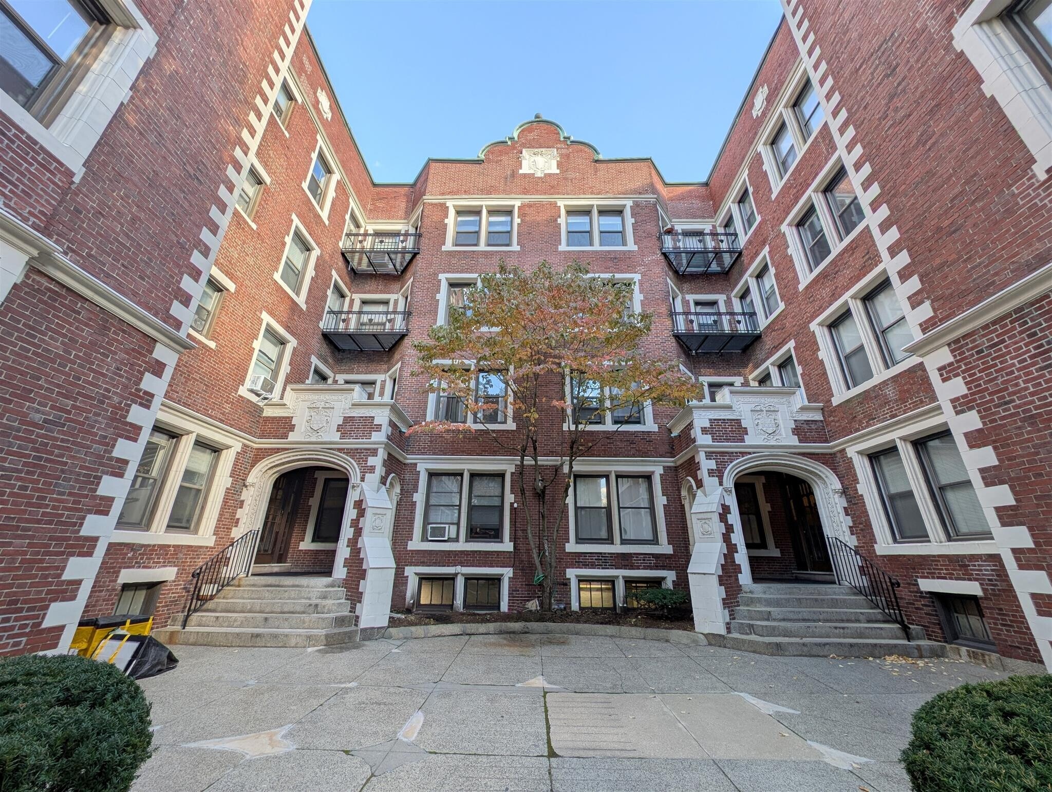 Building Photo - 8 Prescott St