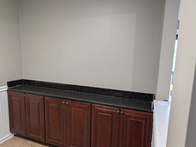 Building Photo - 1003 Centurion Ln