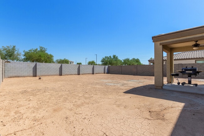 Building Photo - 25548 W Euclid Ave