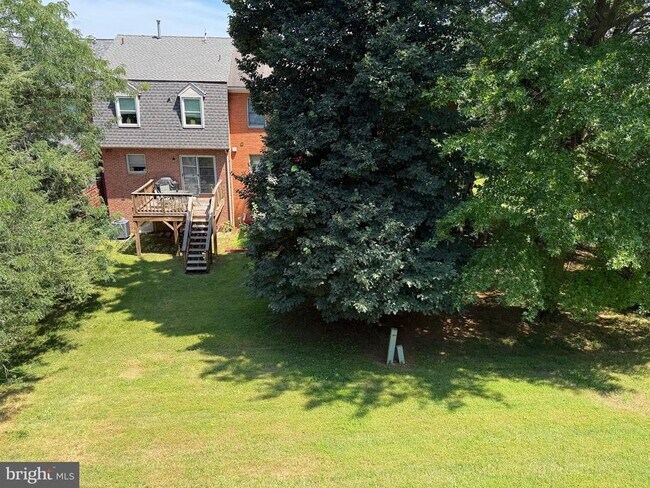 Building Photo - 111 Ridge Ct