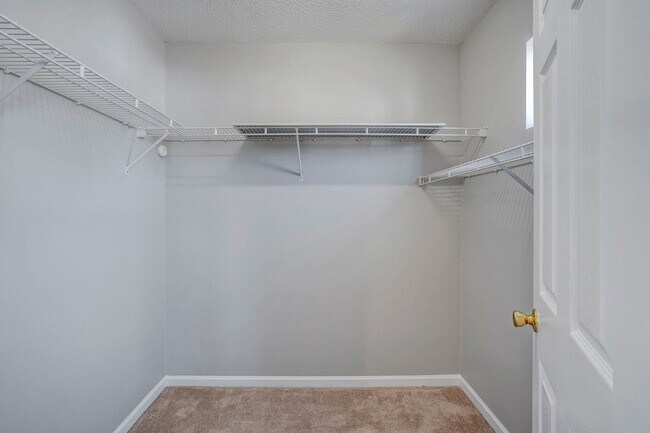 Building Photo - SINGLE FAMILY HOME- 3 Bedrooms 2.5 Baths