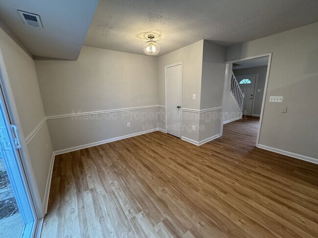 Building Photo - 5140 Redbud Rd