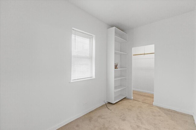 Building Photo - 4841 S Loomis Blvd