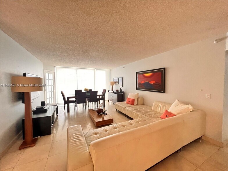 Building Photo - 16711 Collins Ave