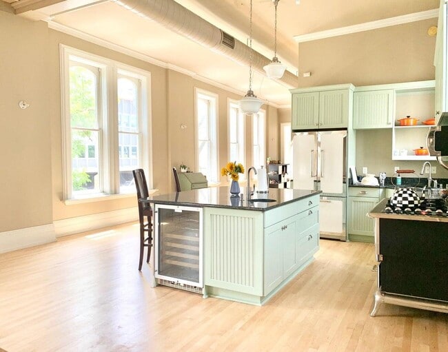 Building Photo - 1001 North Dr. Martin Luther King Jr. Drive