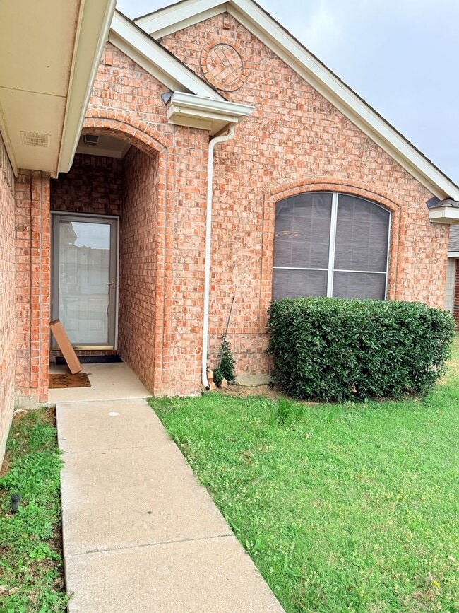 Building Photo - AVAILABLE NOW - Spacious 3-Bedroom Home with Open Layout & Covered Patio in Northwest ISD