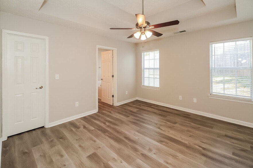 Building Photo - 11 Grier Ln