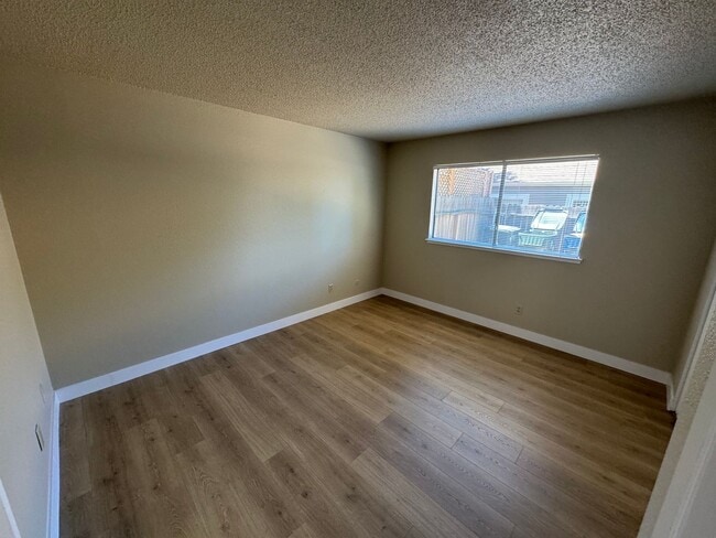 Building Photo - 3 bedroom 2 bathroom | House in Tahoe Park