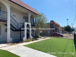 Building Photo - UPSTAIRS 2 BEDROOM & 1 BATH FOURPLEX UNIT ...