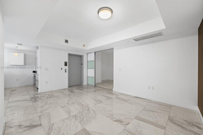 Building Photo - 1010 Brickell Ave