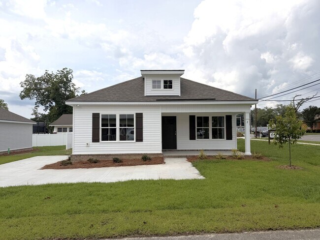 Building Photo - 4 Roundtree St