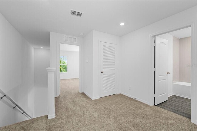 Building Photo - 552 Bay Leaf Dr
