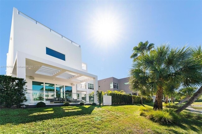 Building Photo - 10561 NW 67th Terrace