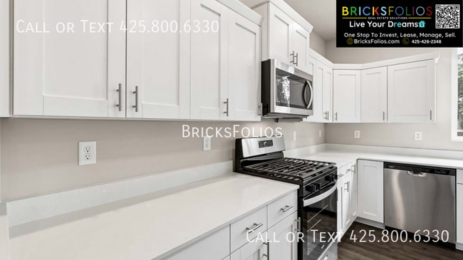 Building Photo - 4039 Hyde Lp NE