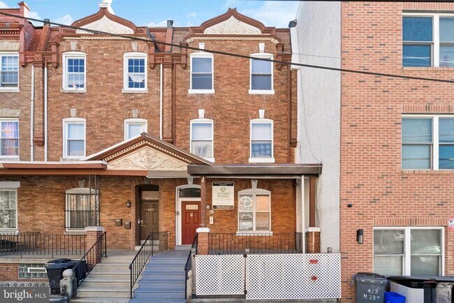 Building Photo - 605 N 34th St