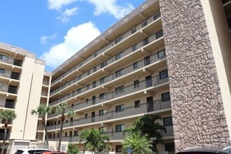 Building Photo - Ocean Front Condo