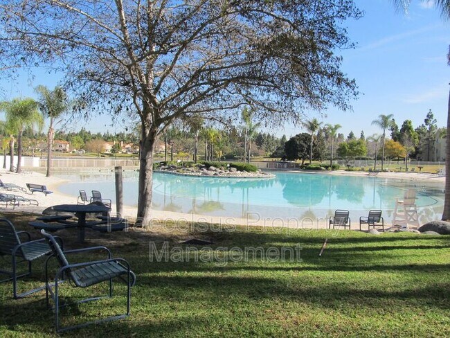 Building Photo - 2023 Lakeridge Cir