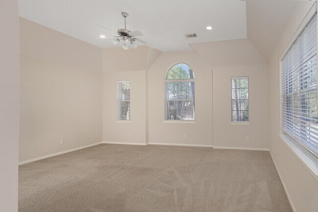 Building Photo - 138 Oriel Oaks Cir