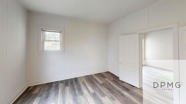 Building Photo - 122 S Hosmer St