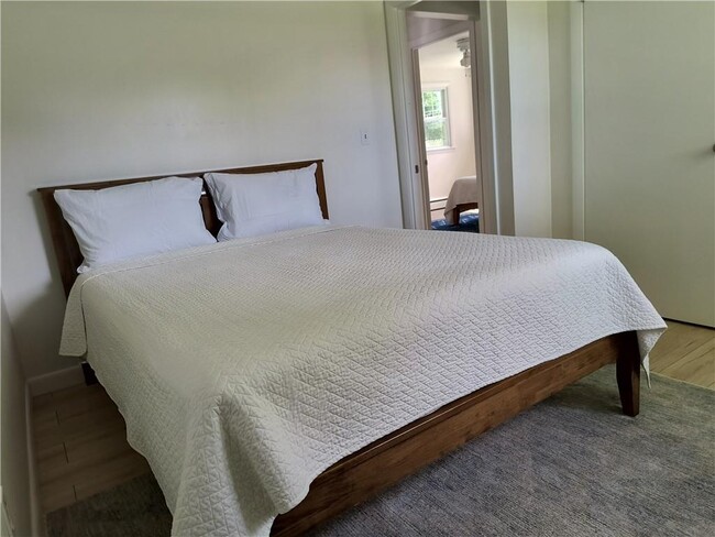 Building Photo - 10 Reardon Dr