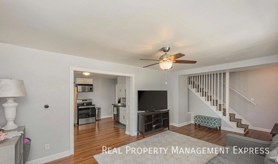 Building Photo - 4 Bedroom 2 Bathroom Home in Sioux Falls