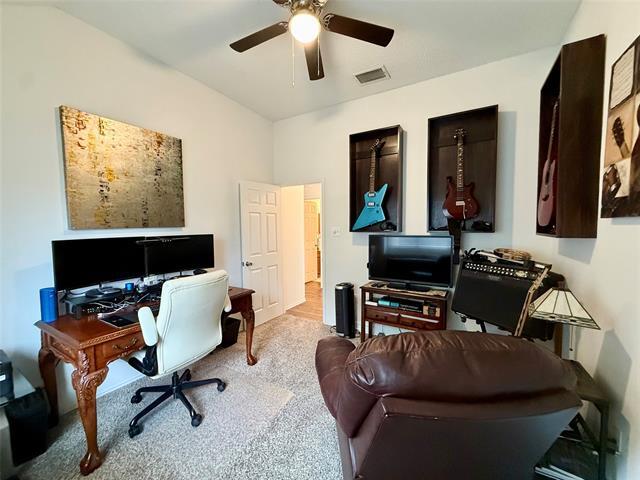 Building Photo - 1658 Glenmore Dr