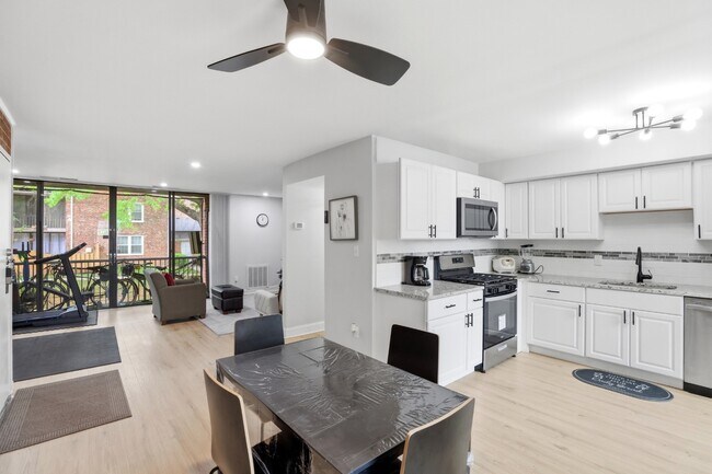 Building Photo - 742 Quince Orchard Blvd