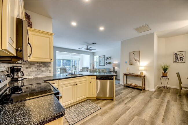 Building Photo - 10519 Diamante Way