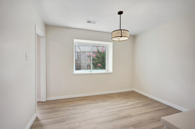 Building Photo - 4634 Conwell Dr