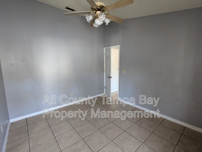 Building Photo - 10222 Parsons St