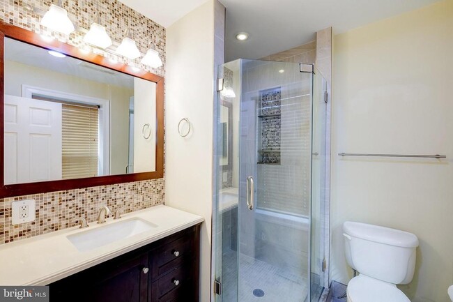 Building Photo - 1543 6th St NW