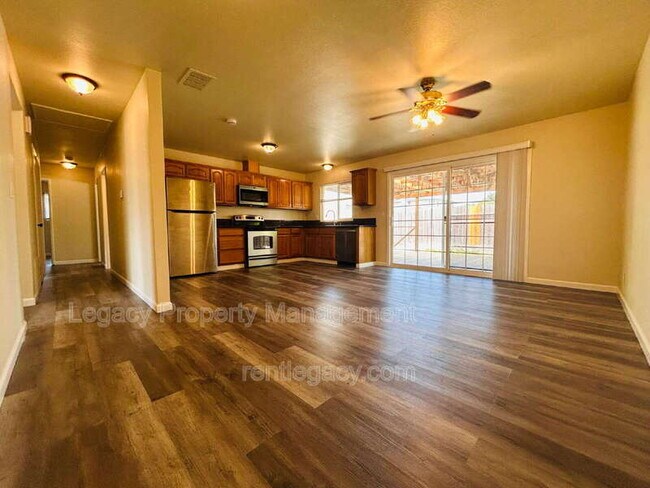 Building Photo - 803 Blue Bill Way