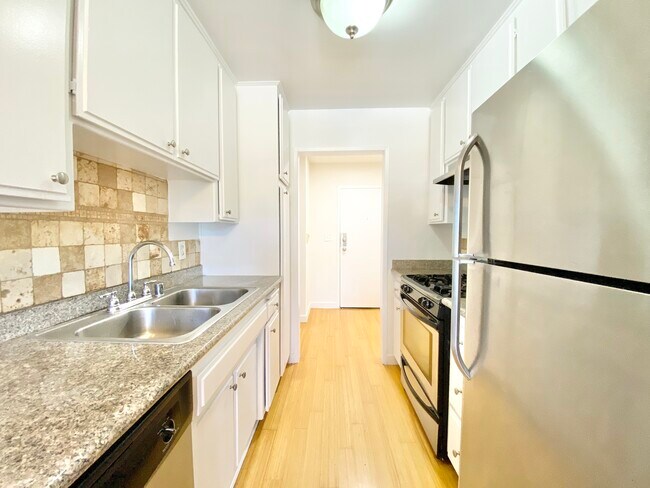 Building Photo - 9801 Tabor St