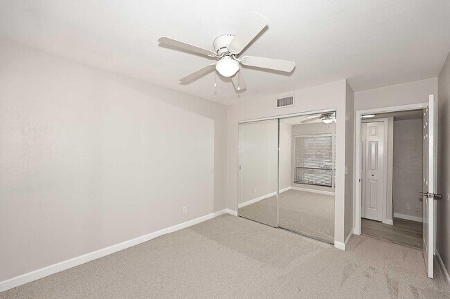 Building Photo - 1627 E Redfield Rd