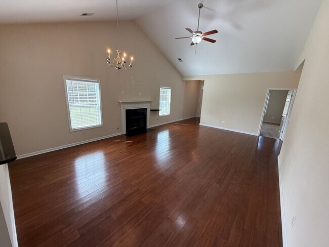 Building Photo - Beautiful Brick Home in Patriot Village!