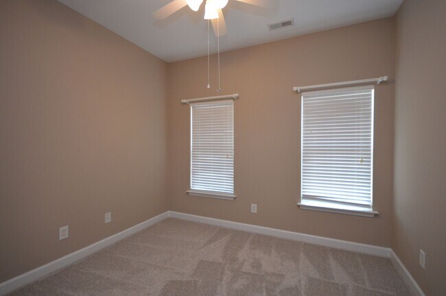 Building Photo - 306 Bally Shannon Way