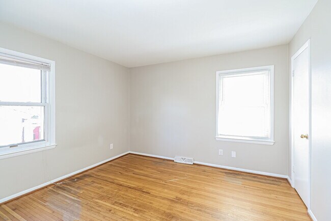 Building Photo - 3515 Archer Ave