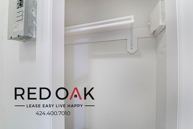 Building Photo - 415 S Westlake Ave