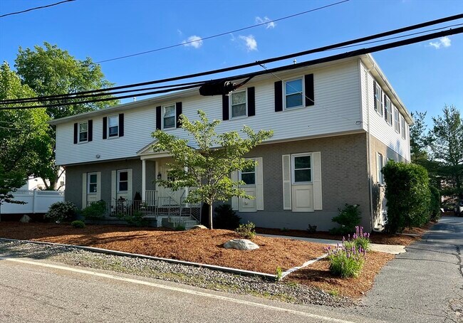 Building Photo - 17 Wilson St