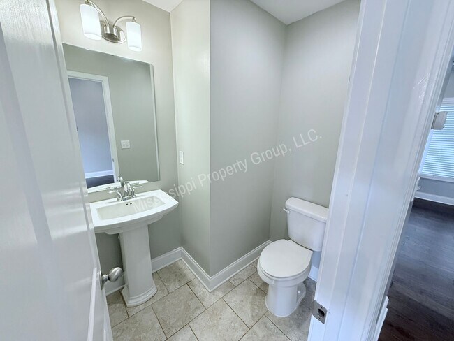 Building Photo - 3BR/2.5BA Home