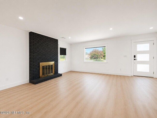 Building Photo - 5419 4th St