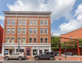 Building Photo - 131 Washington St