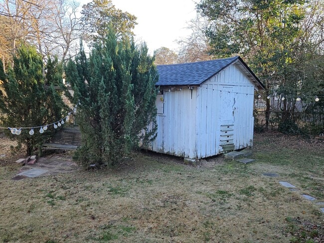 Building Photo - Mid Century For Lease/Walk to Downtown Smyrna