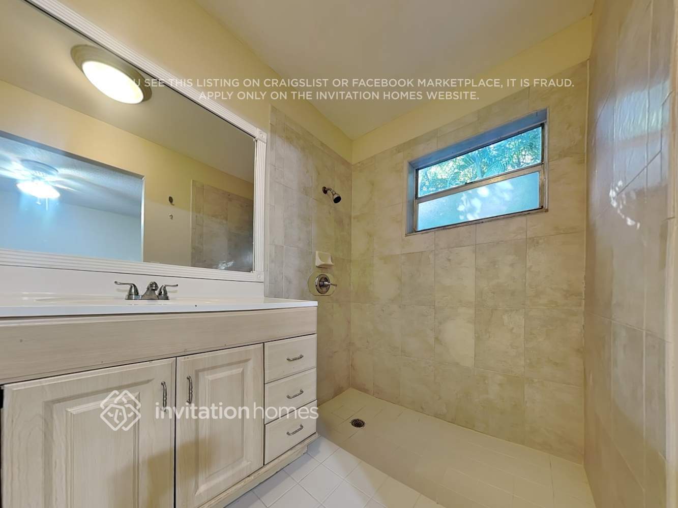 Building Photo - 14056 Langley Pl