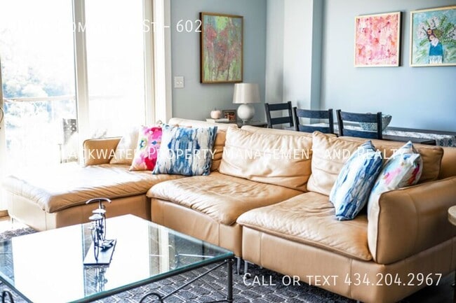 Building Photo - 1208 Commerce St