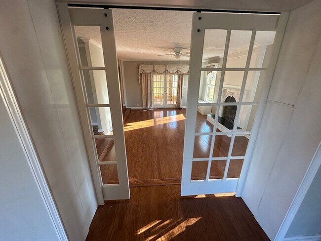 Building Photo - 2720 Leeville Pike