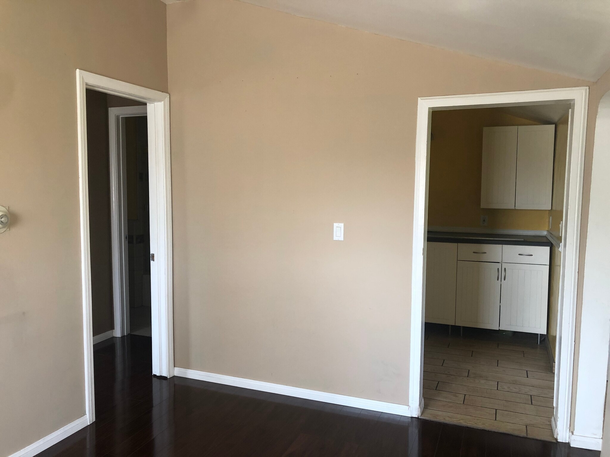 Living Room - 6142 Oak Ave