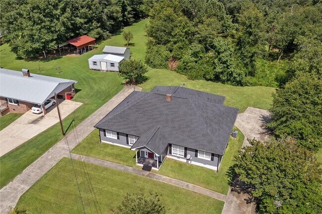 Building Photo - 213 Poplar St