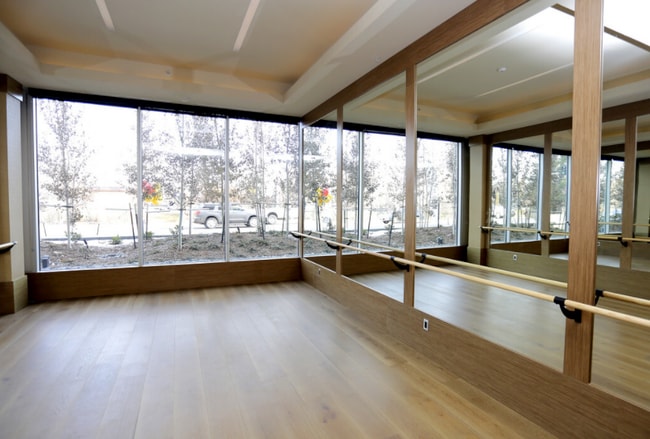 Building Photo - 375 Logan St